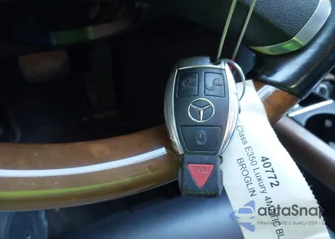 2012 Mercedes-Benz E 350 4Matic z USA, uszkodzony, nr VIN WDDHF8JB3CA654947